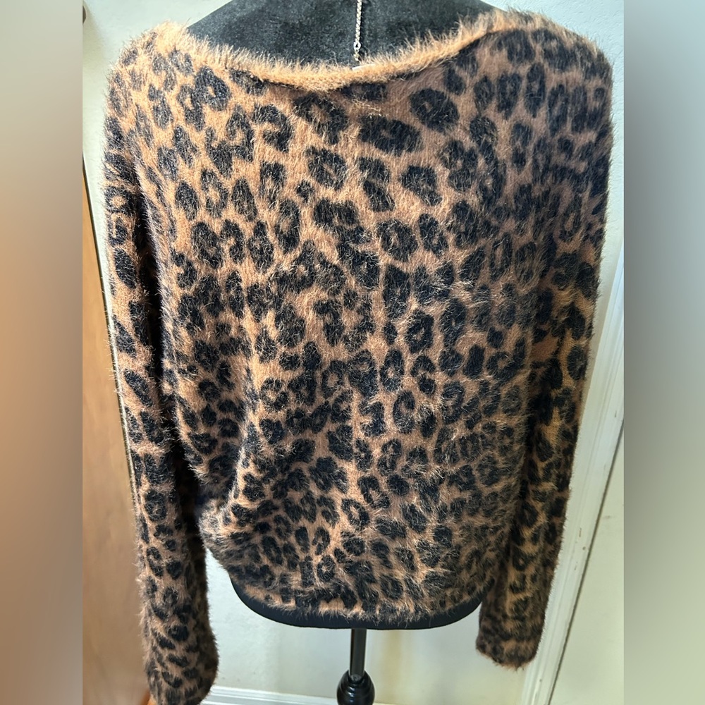 Anthropologie cropped animal print pullover sweater . Size L.